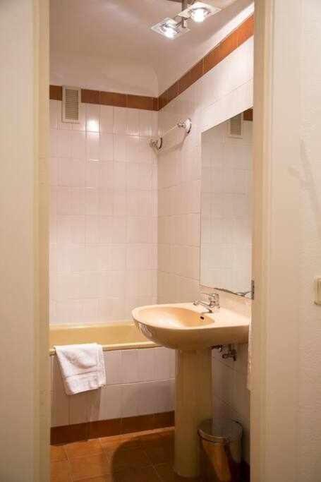 Un Elegante Piso Para Descubrir Madrid Buitenkant foto